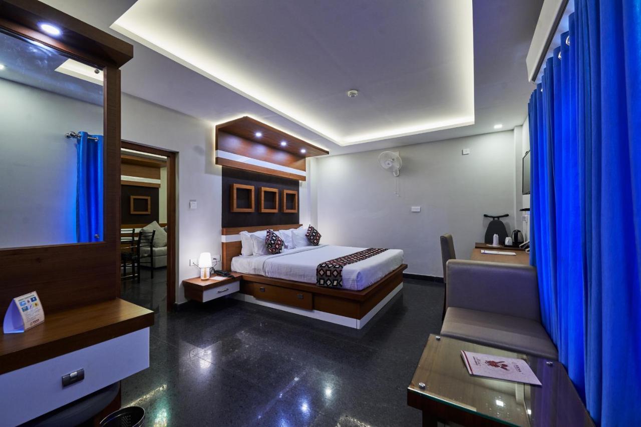 Hotel Vidya Residency Thrissur Esterno foto
