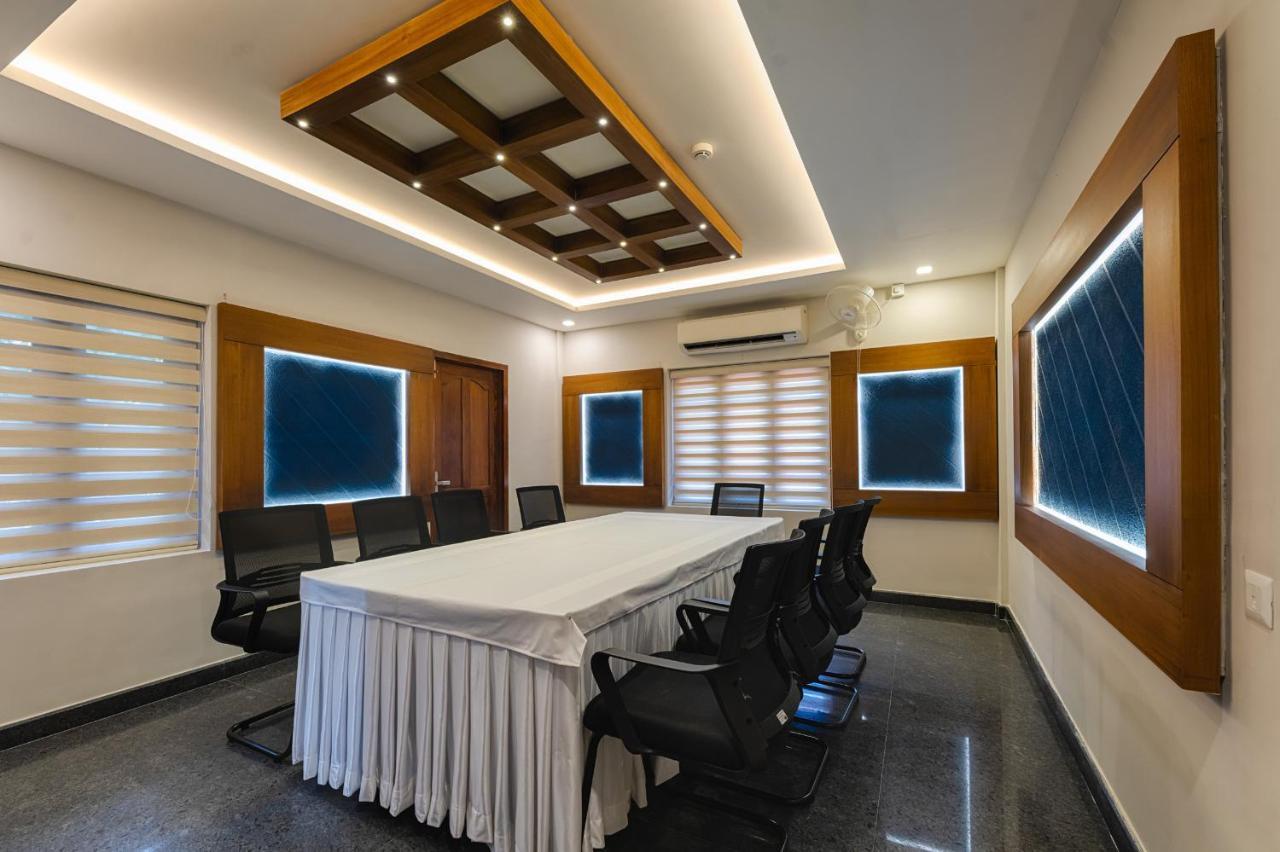 Hotel Vidya Residency Thrissur Esterno foto