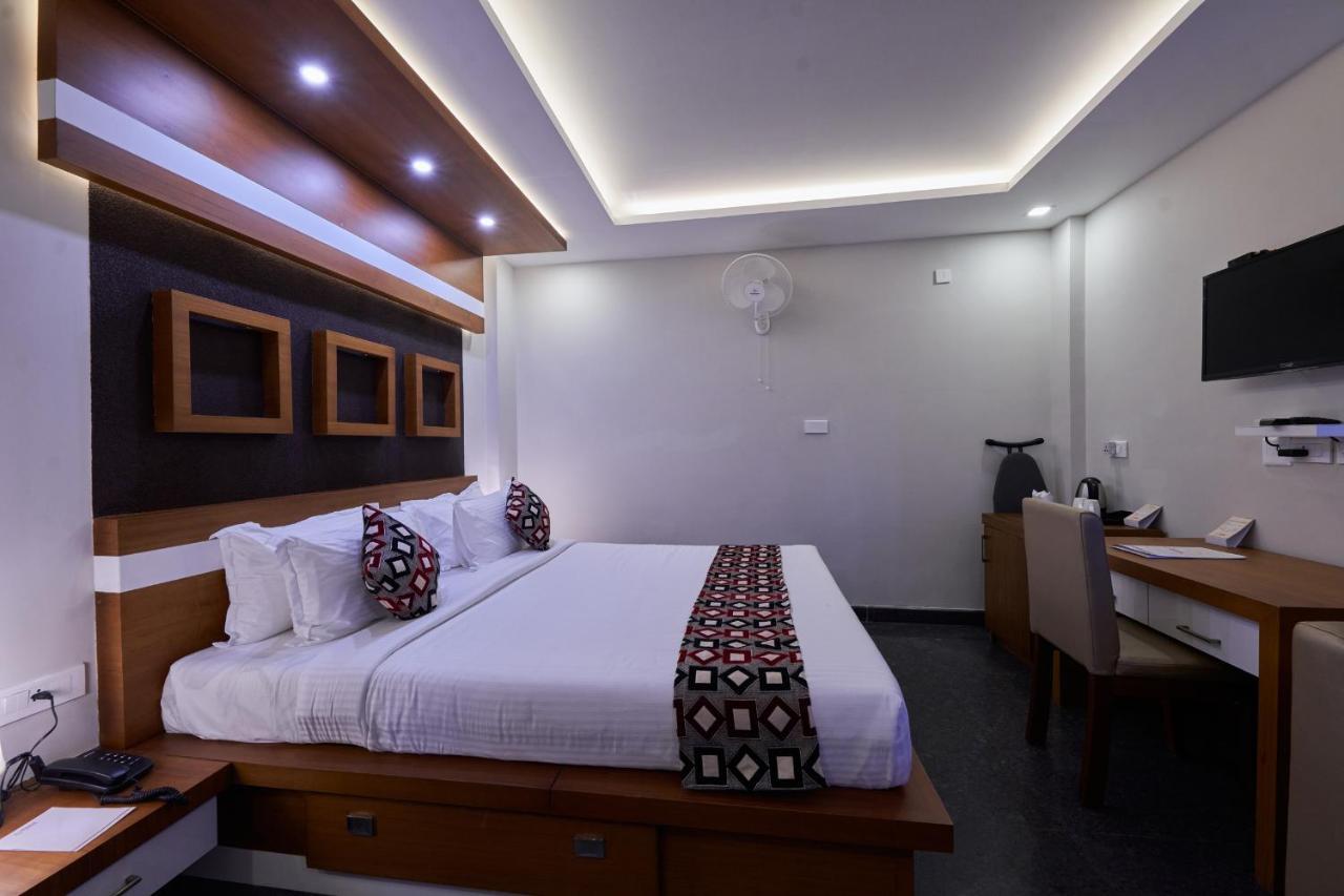 Hotel Vidya Residency Thrissur Esterno foto