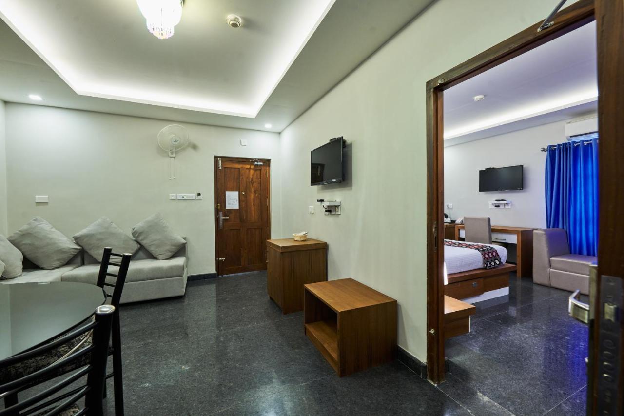 Hotel Vidya Residency Thrissur Esterno foto