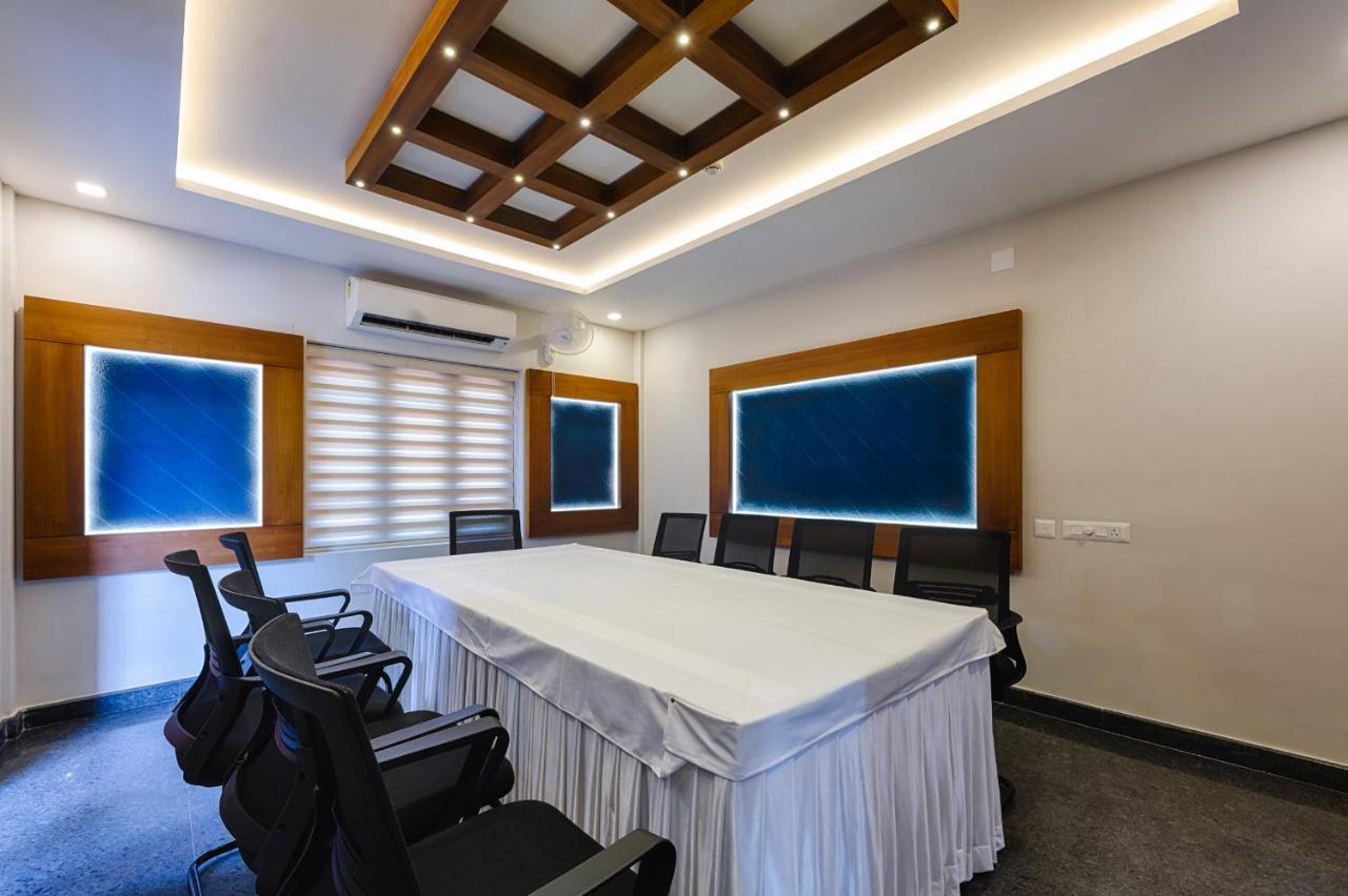 Hotel Vidya Residency Thrissur Esterno foto