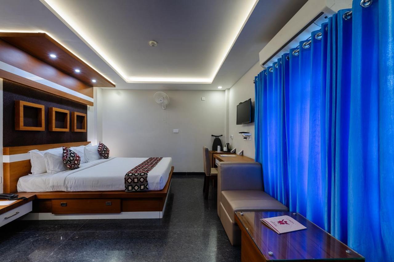 Hotel Vidya Residency Thrissur Esterno foto